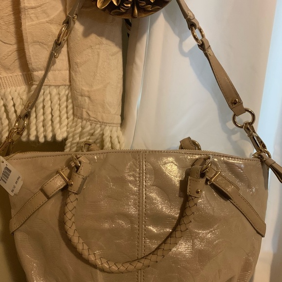🪴NWT Rare Metallic Leather Coach bag🪴 - Picture 3 of 7